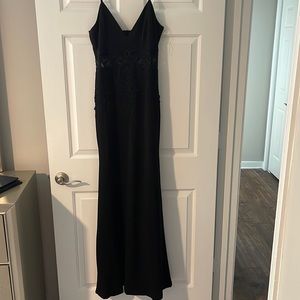 Black Windsor ball gown/prom dress. Size medium. Worn once. Laced torso.
